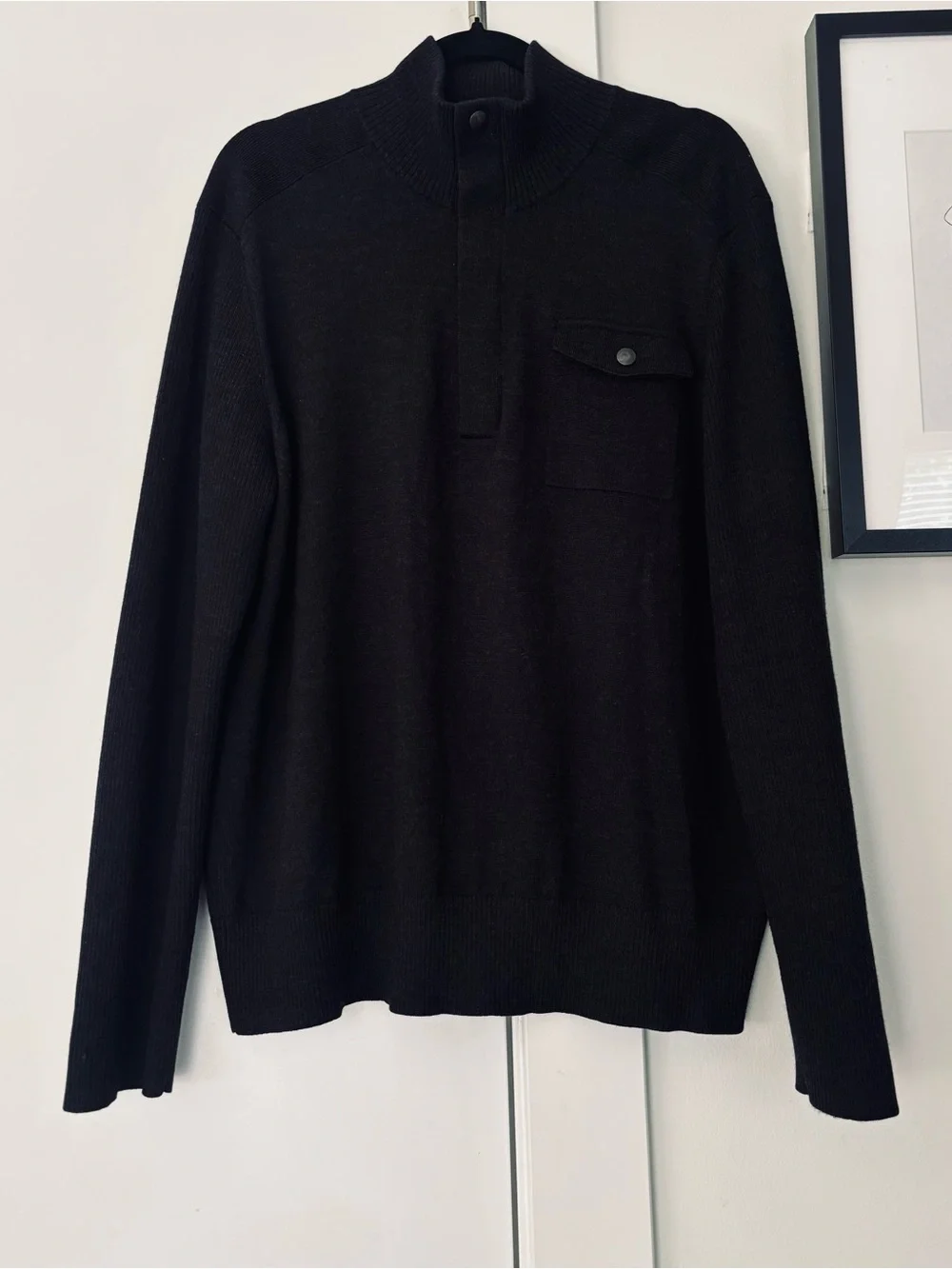 Men's Banana Republic Extra Fine Merino Wool Sweater. 1/2 zip collar snap button